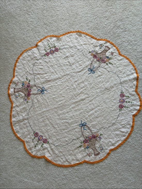 Other - Vintage Embroidered Table Linen